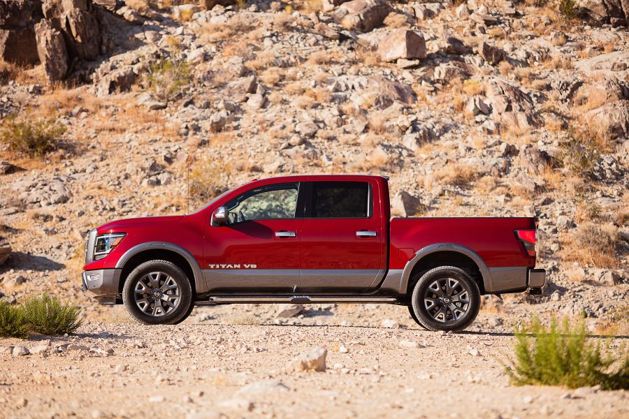  Nissan Titan Platinum Reserve Crew Cab 2019 года  (фото 12 из 35)